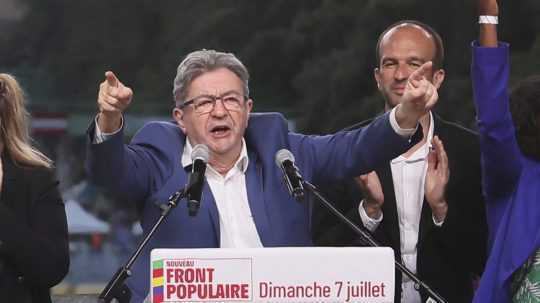 Na snímke zakladateľ krajne ľavicovej strany La France Insoumise - LFI (Nepodrobené Francúzsko) Jean-Luc Melenchon