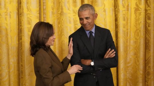 Kamala Harrisová a Barack Obama