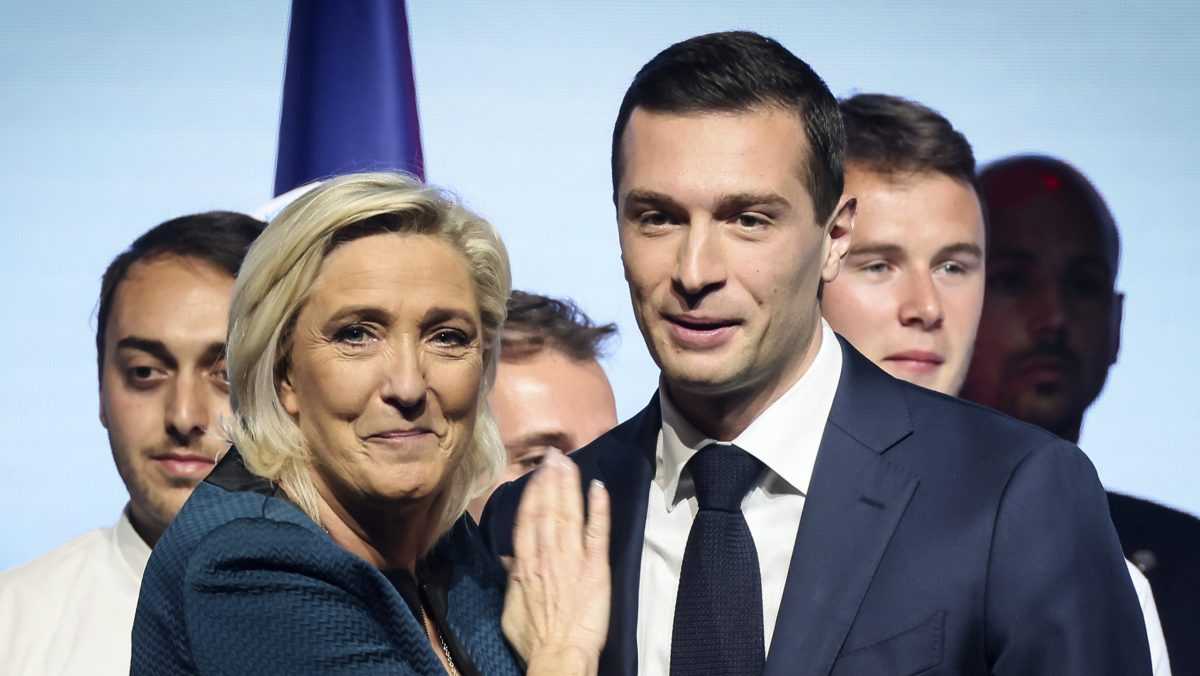 De nombreux candidats se sont retirés du second tour des élections françaises