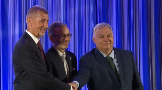 Na snímke Andrej Babiš (ANO), Herbert Kickl (Slobodná strana Rakúska) a Viktor Orbán (Fidesz).