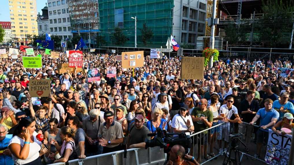 Úrad pre ochranu ústavných činiteľov zvýšil bezpečnostné opatrenia. Dôvodom sú protesty z posledných dní