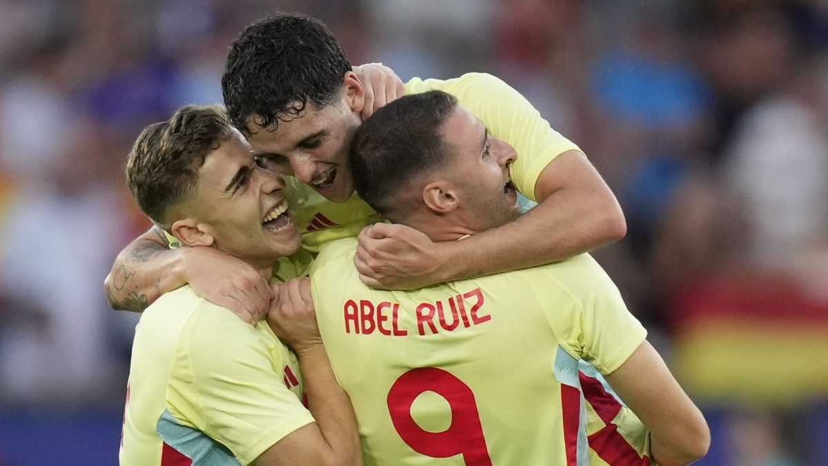 Les Espagnols dominent le tournoi de football, les Français deuxièmes