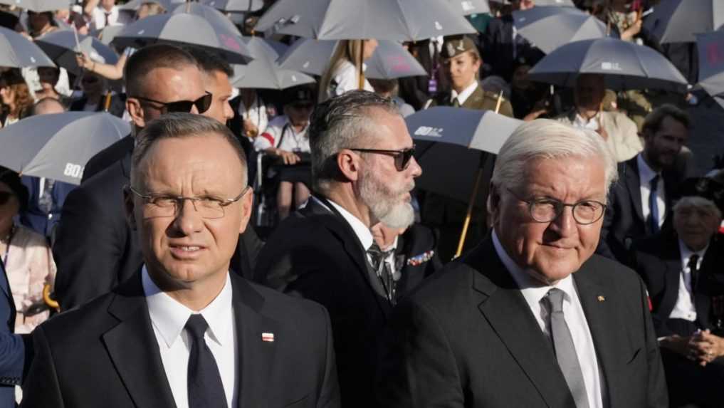 Nemecký prezident Frank-Walter Steinmeier (vpravo) a poľský prezident Andrzej Duda.