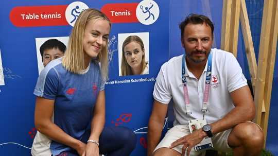 Anna Karolína Schmiedlová a tréner Ladislav Simon.