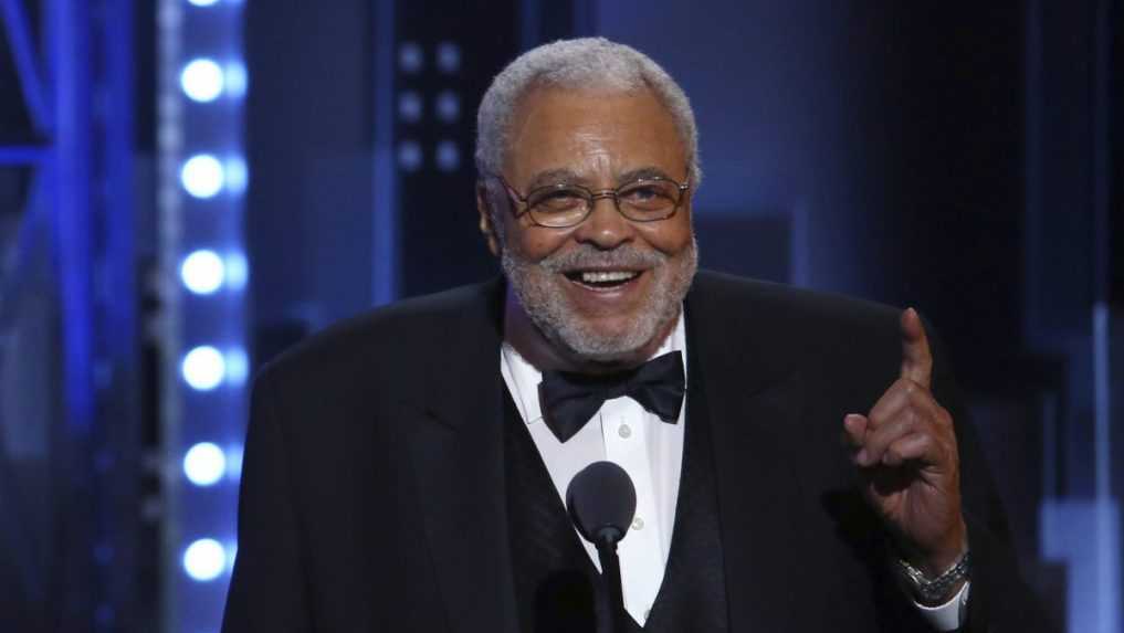 Zomrel americký herec James Earl Jones (†93). Preslávil ho hlas, ktorý prepožičal postave Hviezdnych vojen