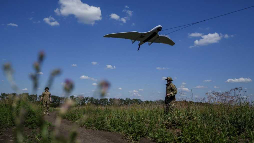 Na územie štátov NATO dopadli úlomky ruských dronov. Podľa bezpečnostného analytika by mala nasledovať odpoveď