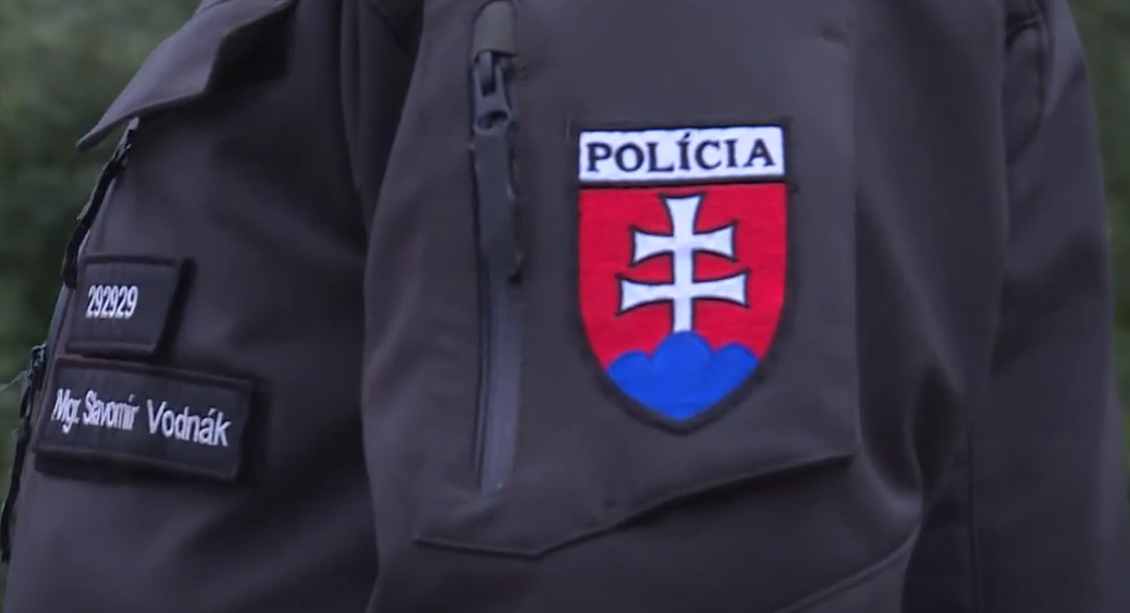 Bojujú nielen so zločinom vonku, ale aj vo vlastných radoch: Policajti prehovorili o šikane, trestoch a protislužbách v zbore