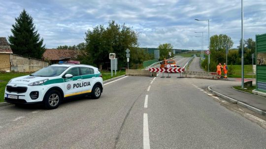 Obec Chľaba na juhu Slovenska sa pripravuje na následky povodne.