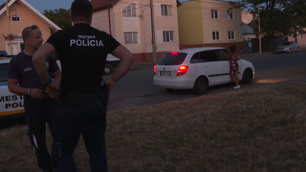 V uliciach Trebišova ponúkajú deti na prostitúciu. Reportérov šokovalo, čo videli a zažili