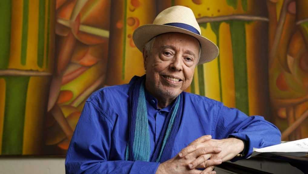 Zomrel brazílsky hudobník Sérgio Mendes (†83), bol autorom svetoznámeho hitu