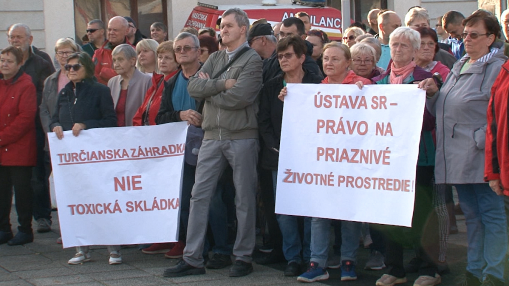 V Sučanoch protestovali proti výstavbe linky na spracovanie nebezpečného odpadu