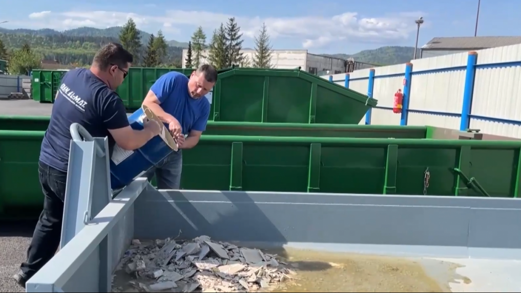 V slovenských obciach chýbajú zberné dvory. Odpad často končí v lesoch či vodných tokoch