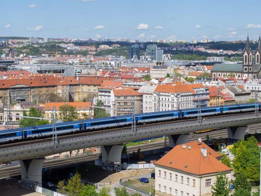 Modernizácia železníc v Česku prináša bezpečnostné riziká. Rušňovodiči musia fungovať bez zabezpečovačov