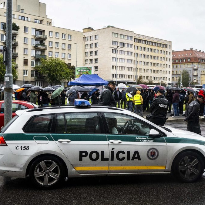 Nespokojní policajti opäť protestovali pred rezortom vnútra, žiadajú lepšie pracovné podmienky