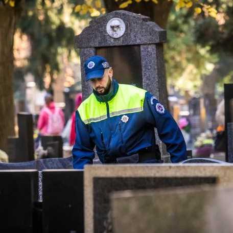 Polícia varuje pred zvýšeným počtom krádeží v období sviatkov.  Odporúča, ako sa ich vyvarovať