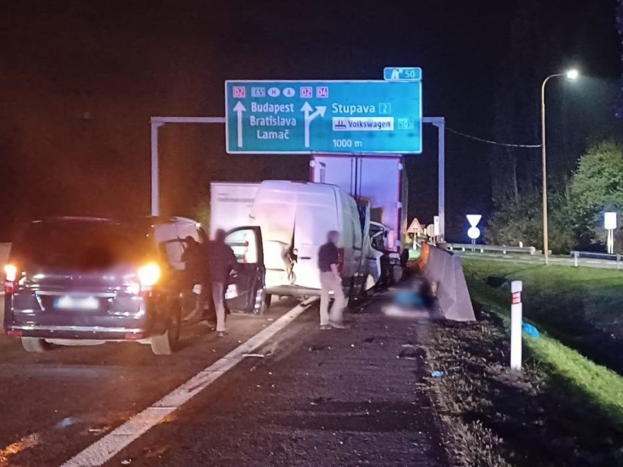 Nočná zrážka dodávky a kamióna na D2 sa skončila tragicky: Pri Stupave zahynul muž