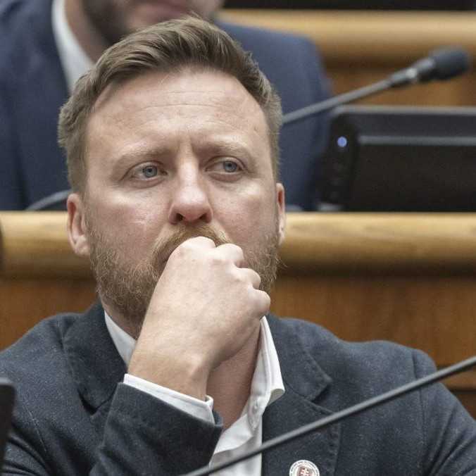 Ak vláda neprijme moje uznesenie, vzdám sa mandátu splnomocnenca, avizoval Peter Kotlár