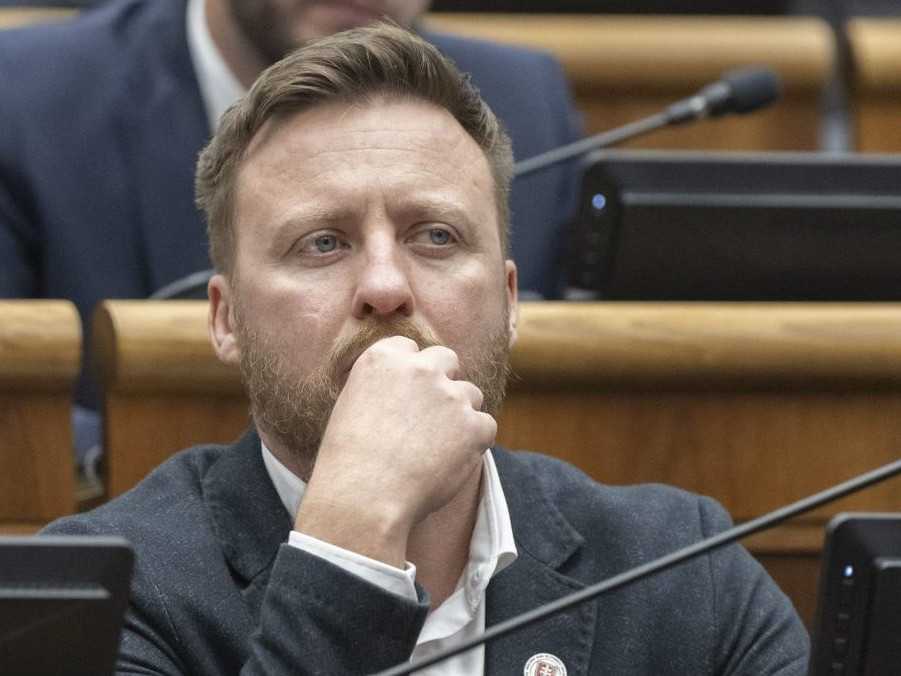 Ak vláda neprijme moje uznesenie, vzdám sa mandátu splnomocnenca, avizoval Peter Kotlár