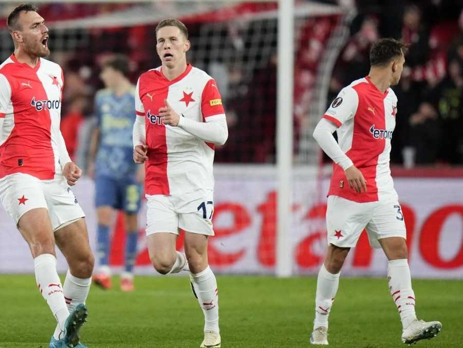 EL: Manchester United v dráme s Portom iba remizoval, Slavia Praha s cenným bodom proti Ajaxu