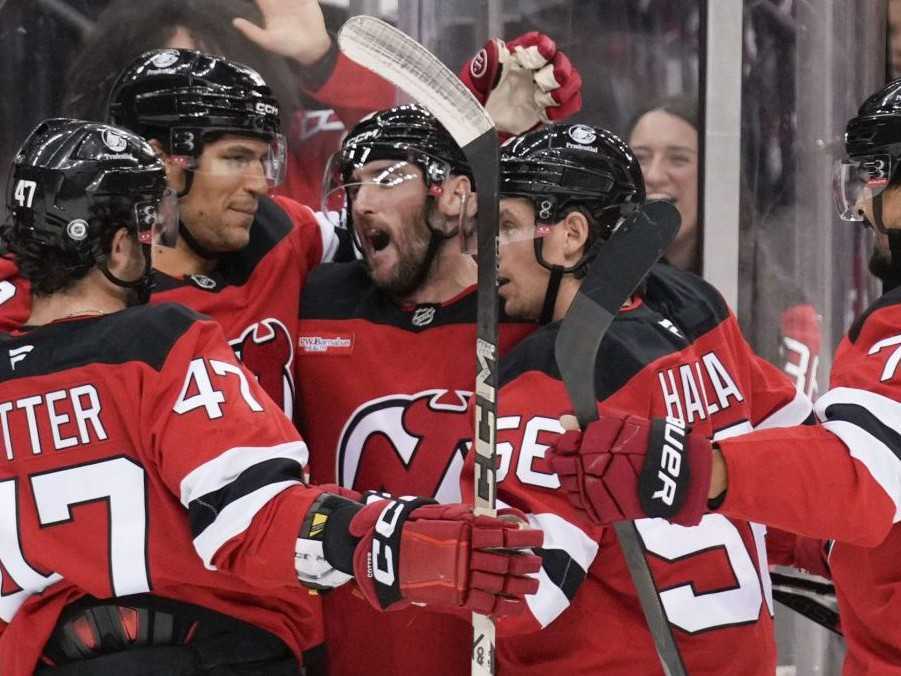 NHL: New Jersey zdolalo Anaheim, Tatar vystrelil dvakrát, Nemec opäť len zdravým náhradníkom