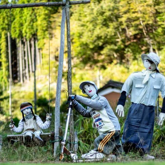 Po mladých ľuďoch zostalo prázdno, nahradili ich figurínami. V japonskej dedine bojujú s nízkou populáciou po svojom