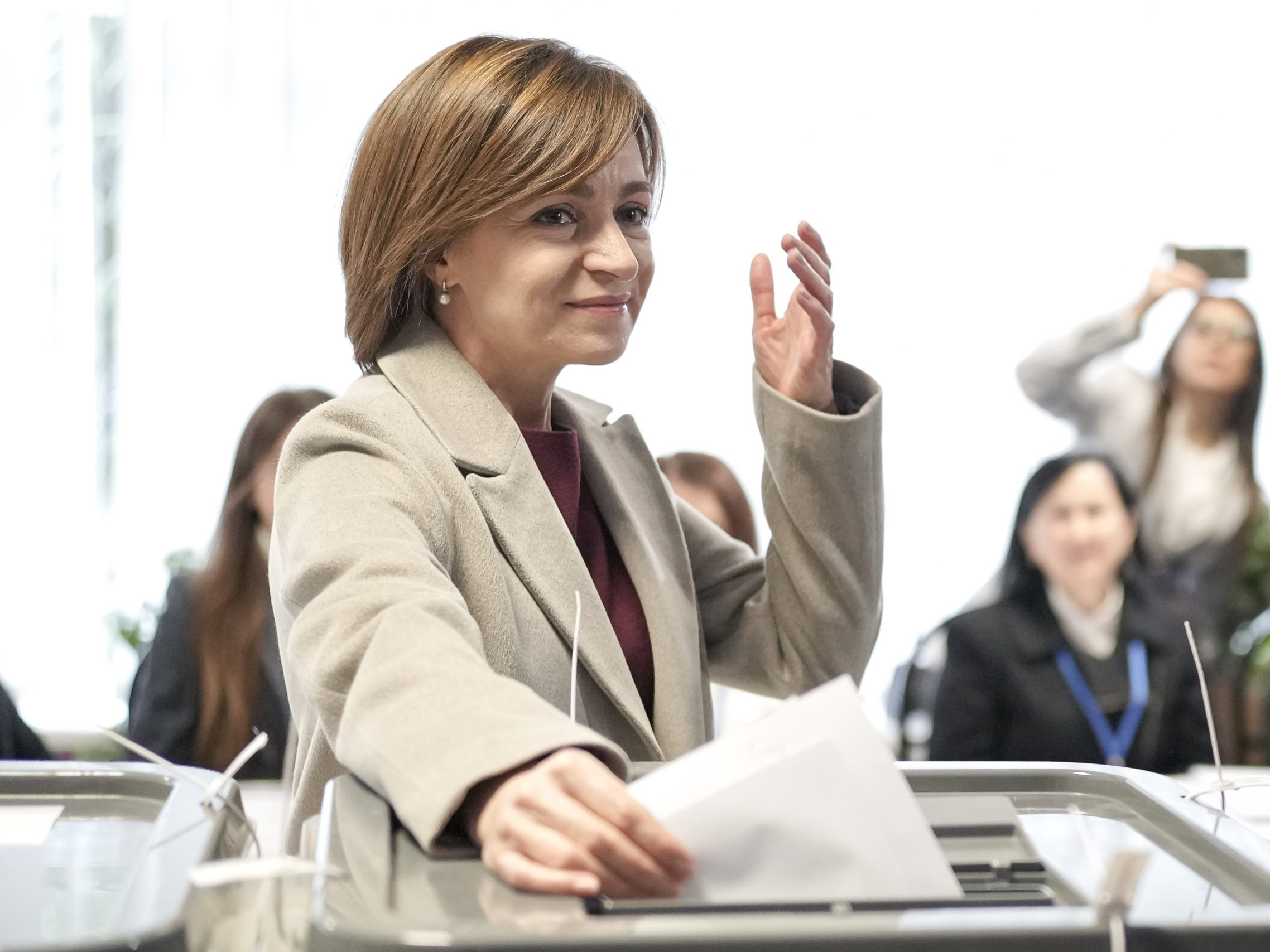 Referendum v Moldavsku o vstupe do EÚ bolo mimoriadne tesné, rozhodli posledné hlasy