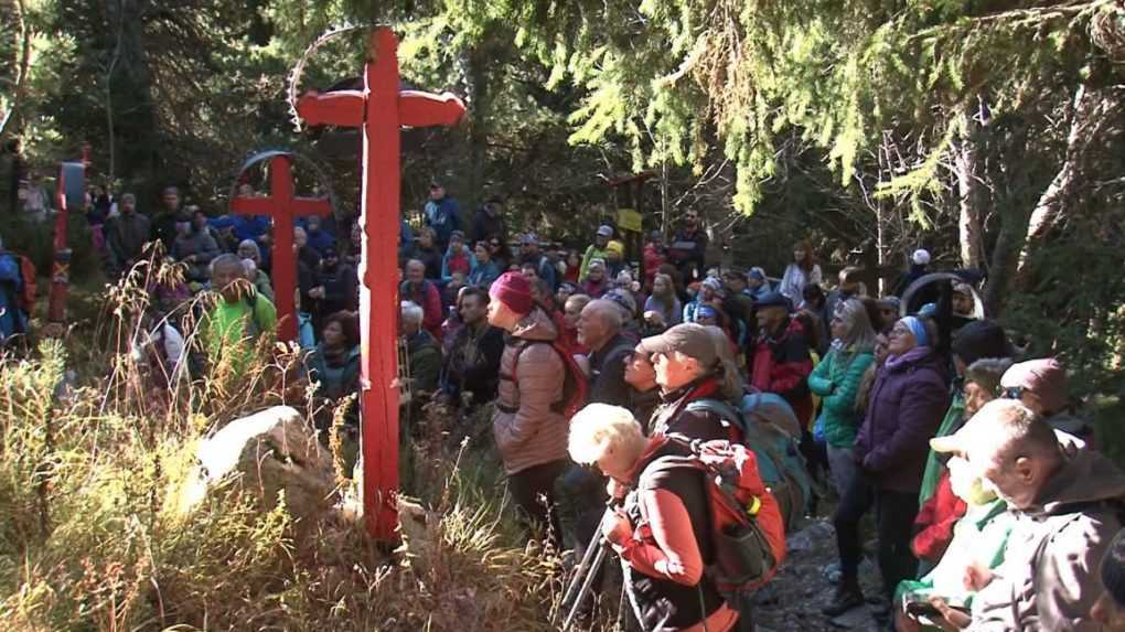 Vo Vysokých Tatrách na symbolickom cintoríne spomínali na obete hôr. Tento rok tam prišlo o život 15 ľudí