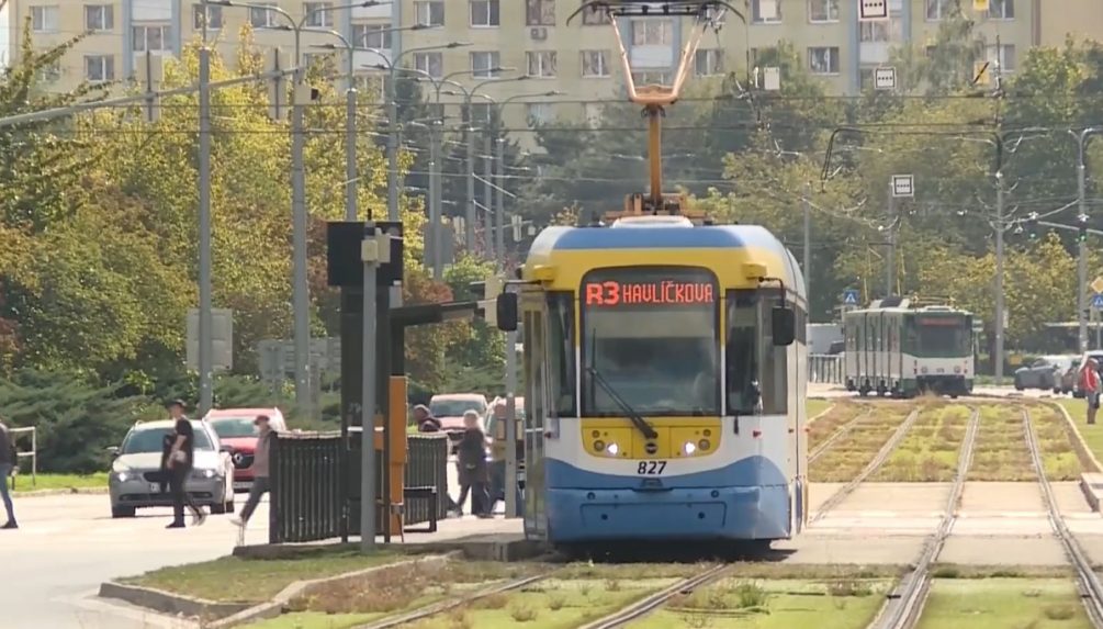 Košice opäť škrtajú spoje, mestu chýbajú prevádzkyschopné električky
