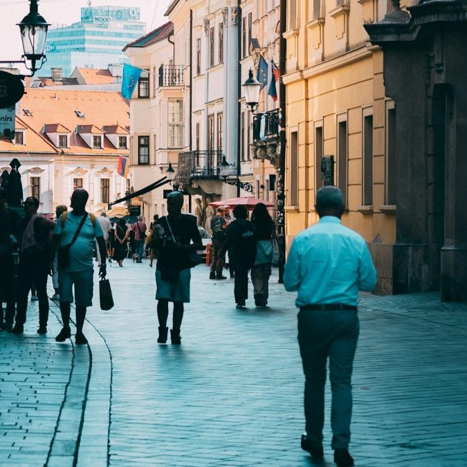 Za lepšie zarábajúcich ľudí budú musieť zamestnávatelia platiť vyššie odvody