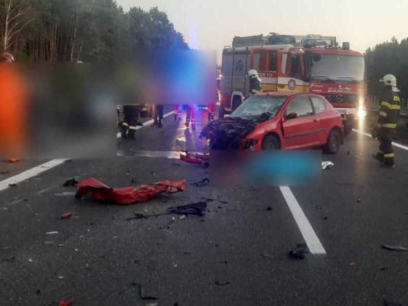 Na diaľnici v smere z Malaciek sa stala tragická dopravná nehoda. Policajti odkláňajú dopravu