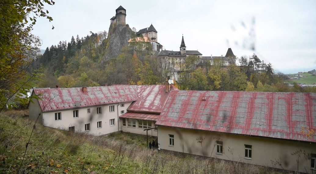 Hotelu, ktorý v Oravskom Podzámku roky chátral, vdýchnu nový život. Vzniknú v ňom nové spoločenské priestory