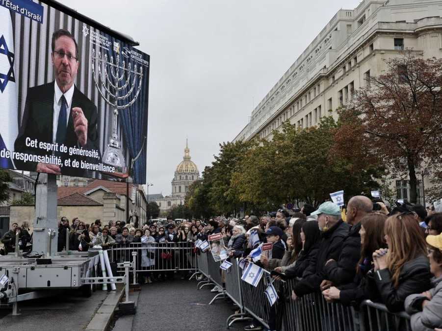 Izraelský prezident si minútou ticha uctil obete útoku Hamasu na Izrael