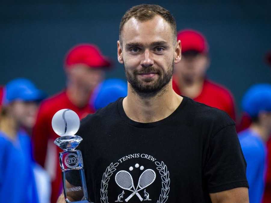 Turnajom prešiel ako nôž maslom: Rus Safjullin potvrdil pozíciu  jednotky a ovládol Slovak Open