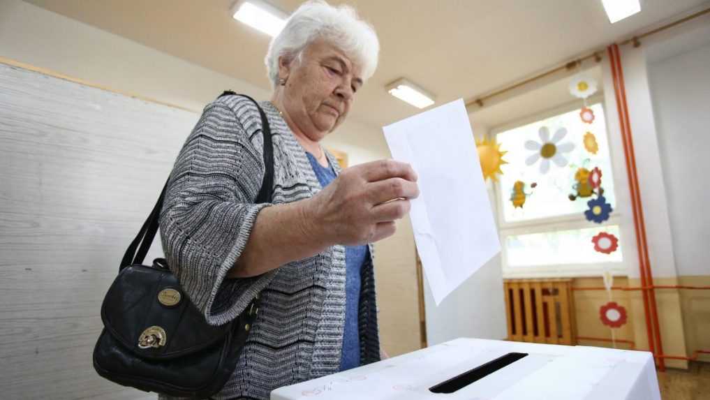 Väčšina Slovákov si myslí, že demokracia v krajine je v ohrození. Naviac ju ohrozuje korupcia