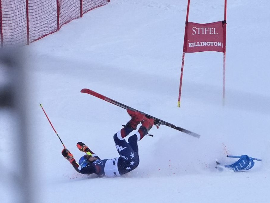 Oslava jubilejnej stovky sa odkladá, Shiffrinová utrpela v obrovskom slalome nepekný pád. Preteky v Killingtone ovládla Hectorová