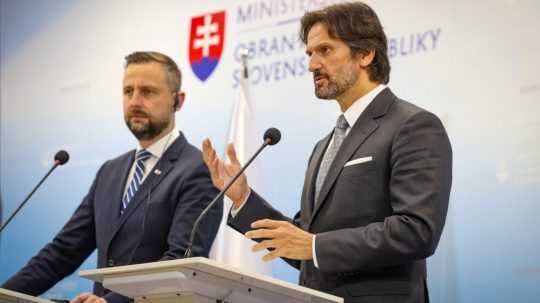 Ministri obrany Poľska a Slovenska.