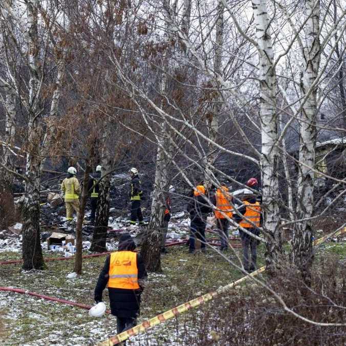 Nákladné lietadlo sa zrútilo na obytnú budovu pri letisku v Litve