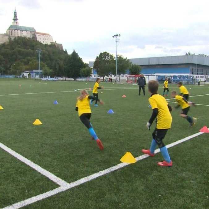 Športové poukazy dostali zelenú. Niektoré firmy budú musieť prispievať na športové krúžky detí zamestnancov