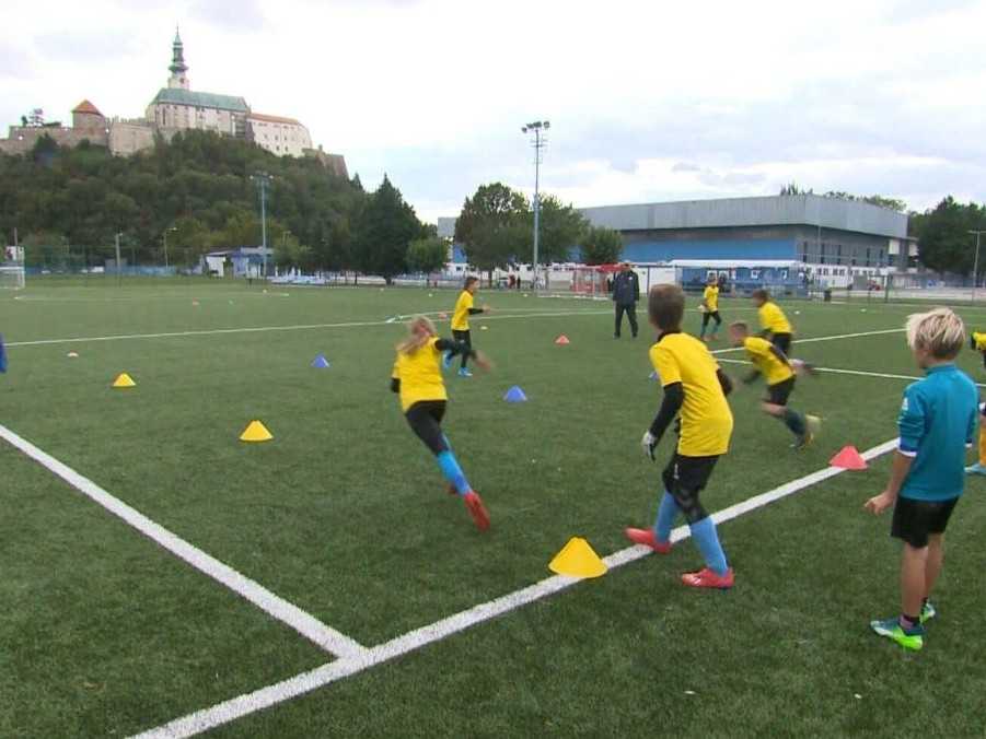 Športové poukazy dostali zelenú. Niektoré firmy budú musieť prispievať na športové krúžky detí zamestnancov