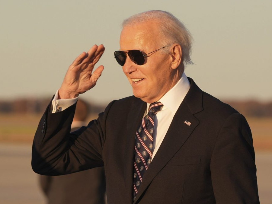 Biden povolil Ukrajine použiť americké zbrane dlhého doletu na útoky v Rusku