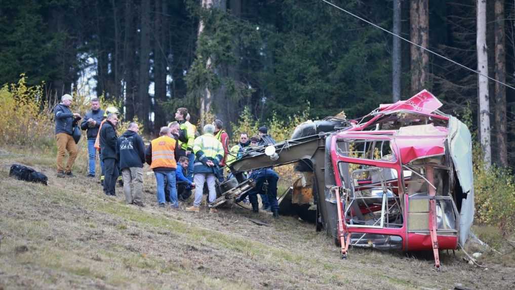 Chýbajúca brzda a hrdzavé lano: Vyšetrovanie odhalilo príčiny tragického pádu lanovky v Česku