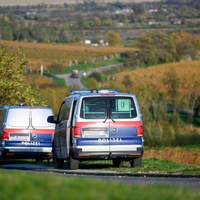 Rakúski policajti našli mŕtvolu muža, ktorý neďaleko českých hraníc zavraždil dvoch ľudí