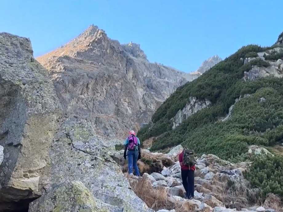 Namiesto cintorína predĺžený víkend na horách: Mnohí ľudia využili dokonalé jesenné počasie