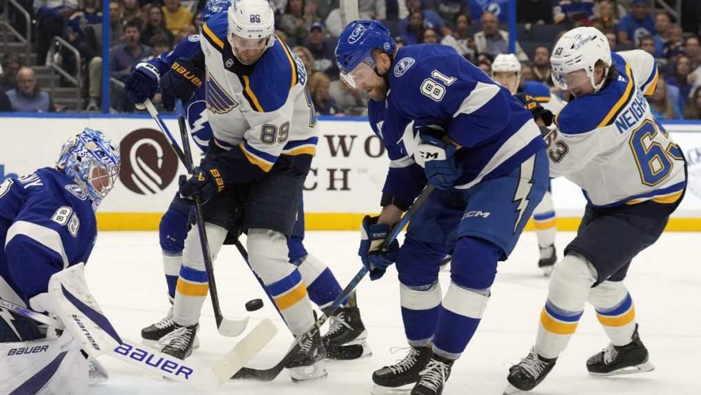 NHL: Černák pomohol Tampe k víťazstvu nad Blues, Pospíšil rozdal deväť hitov