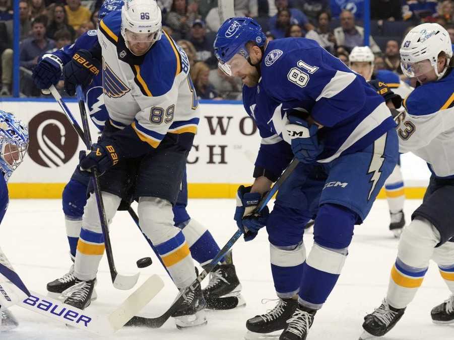 NHL: Černák pomohol Tampe k víťazstvu nad Blues, Pospíšil rozdal deväť hitov