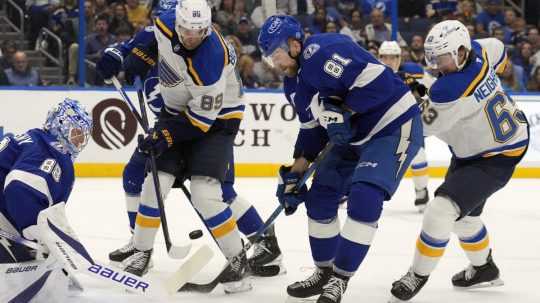 Slovenský hokejista v drese Tampy Bay Lightning Erik Černák (81).