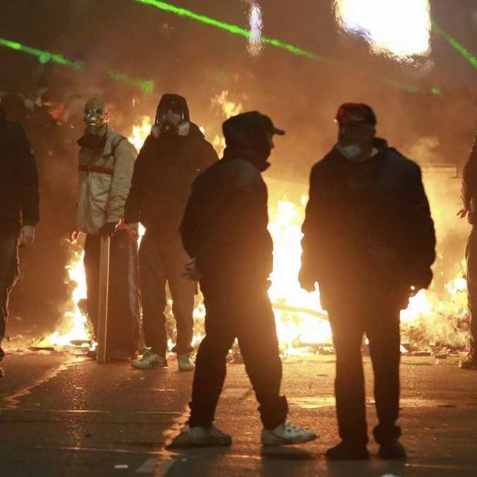 Polícia v Gruzínsku zadržala vyše 200 ľudí na protestoch proti pozastaveniu rokovaní s EÚ