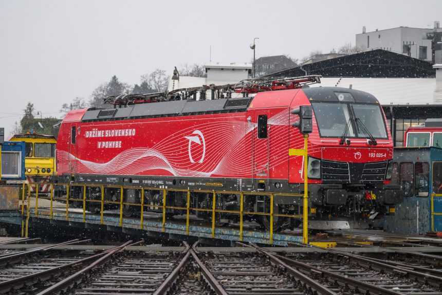 Na snÃƒÂ­mke predstavenie prvÃƒÂ½ch novÃƒÂ½ch ruÃ…Â¡Ã…Âˆov do diaÃ„Â¾kovej dopravy Siemens Vectron.