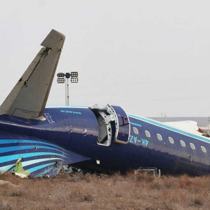 Azerbajdžanské aerolínie po tragickej havárii lietadla pozastavili lety do Ruska