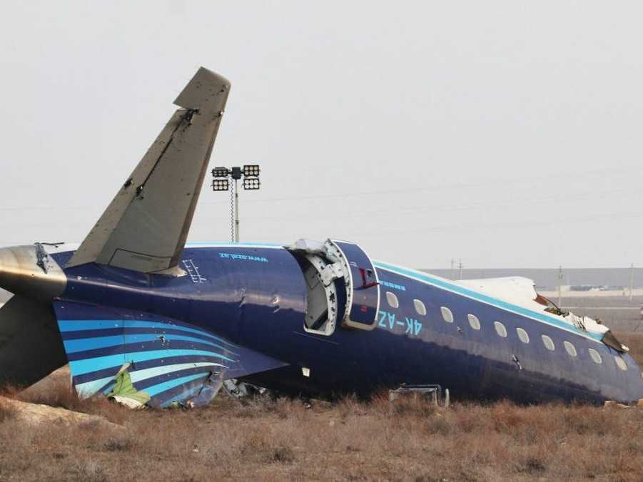 Azerbajdžanské aerolínie po tragickej havárii lietadla pozastavili lety do Ruska